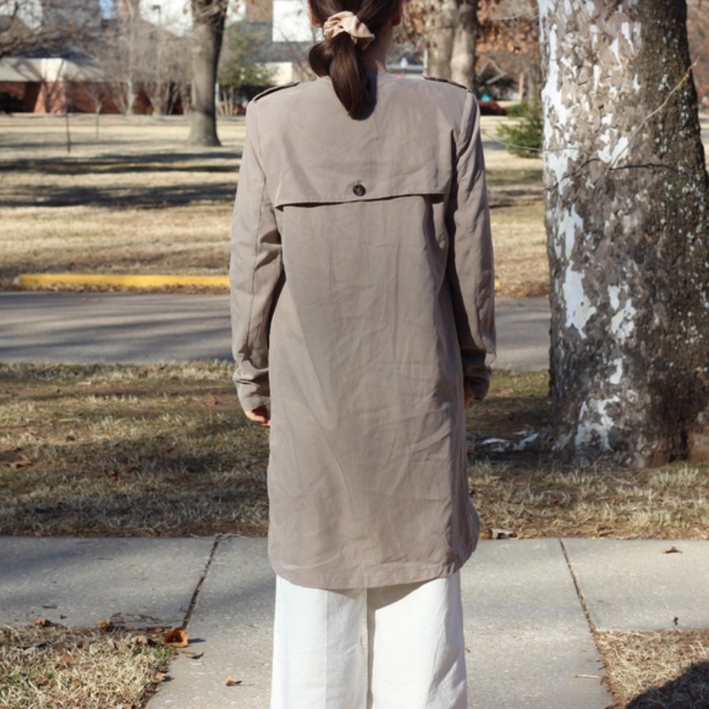 Forever 21 light trench